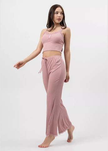 Розовая всесезон женская пижама двойка с топом на тонких бретелях + брюки свободного кроя пижамный комплект в рубчик с кружевной отделкой майка + брюки Cindylove
