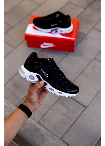 Чорні Осінні кросівки чоловічі nike air max plus tn black white найк аір макс тн плюс No Brand