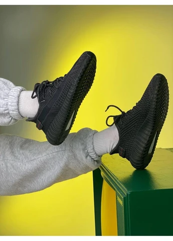 КРОСІВКИ ЖІНОЧІ ADIDAS YEEZY BOOST 350 V2 BLACK STATIC АДІДАС ІЗІ БУСТ ЧОРНІ No Brand чорні демісезони (391050305)
