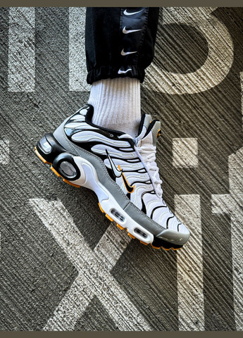 Серые всесезонные кроссовки мужские nike air max tn plus grey white black | найк аир макс тн плюс серые белые черные No Brand