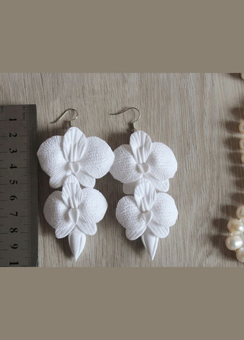 Великі білі довгі сережки з квітами ручної роботи "Орхідеї з бутонами" Handmade (321971045)