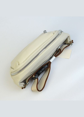 Бежева жіноча маленька поясна нагрудна сумочка бананка через плече No Brand (338182426)