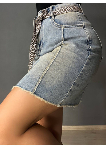 Спідниця жіноча джинсова Liana 426 середньої довжини з бахромою та етнопоясом блакитна Lian (336213234)