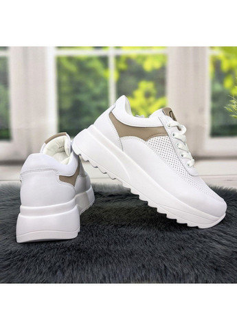 Білі осінні кросівки жіночі шкіряні з перфорацією Hengji