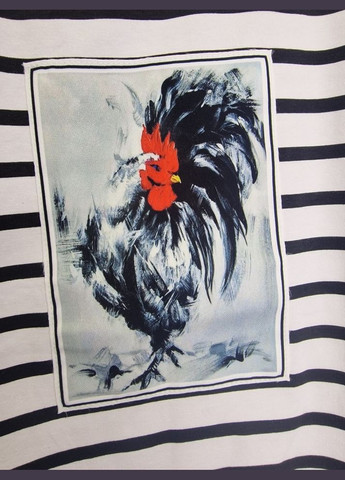 Женская футболка в полоску с принтом петушка MKKS280125-2 KAPTSOVA - (336933458)