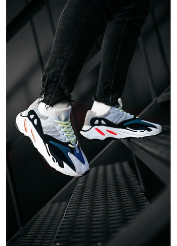 Цветные демисезонные кроссовки мужские adidas yeezy boost 700 v1 wave runner solid адидас изи буст No Brand