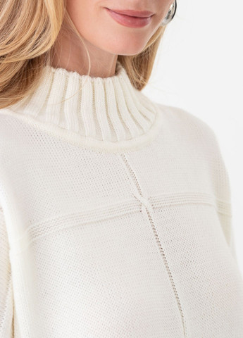 Молочний жіночий светр з геометричним малюнком. SVTR