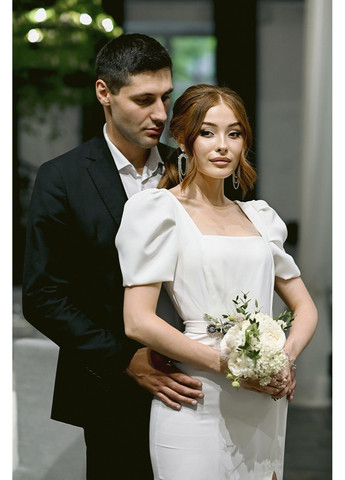 Молочна коктейльна сукня костюмний кріп 23042 молочна Tanita-Romario