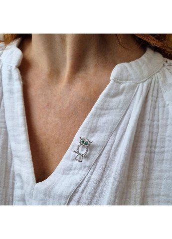 Серебряная брошь Сова с Зелеными глазами серебро 925 пробы Родированное 7048r 1.80г Nobrand (369974952)