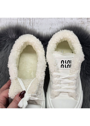 Зимние кроссовки женские зимние на меху белые на шнуровке Navigator из искусственной замши