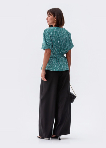 брючный костюм с принтованной бирюзовой блузкой Dressa (301535379)