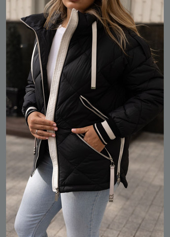 Чорно-біла зимня зимова коротка жіноча куртка чорна з молочним 122252 Svidni