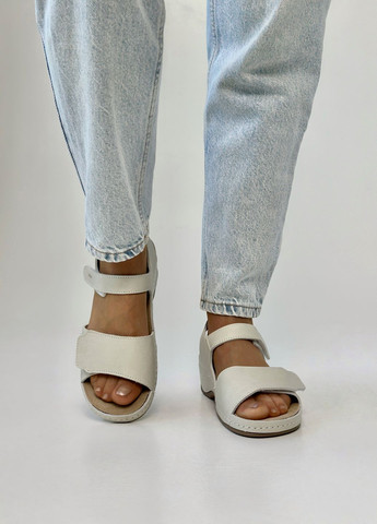 Молочные босоножки женские ортопедические из натуральной кожи. Leon на липучке