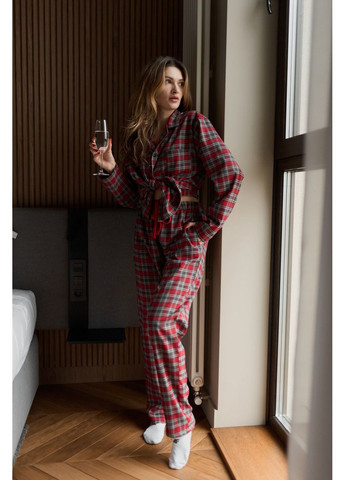 Серая всесезон пижама женская в клетку comfort серая с красным Handy Wear