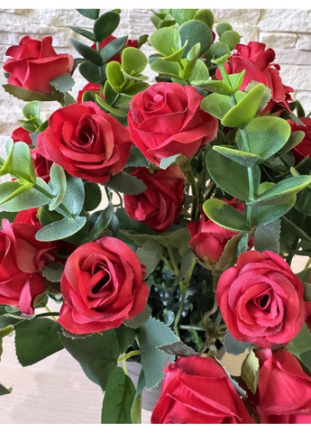 Букет розы мелкие красные в горшке 30 см. Пластмакс (372838328)