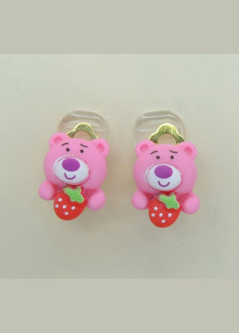Сережки кліпси дитячі для вух без пробивання Рожеве ведмежа зі стиглою полуничкою в лапах Liresmina Jewelry (285111037)