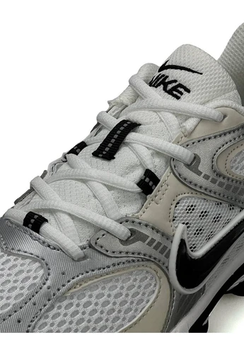 Белые демисезонные кроссовки мужские Nike V5 RNR White Metallic Beige