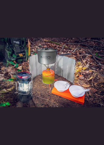 Ліхтар кемпінговий на батарейках, ААх3, 200лм, 3Вт, 3 функції освітлення, 3 магніти в підставці, червоне сигнальне світло Neo Tools (315502470)