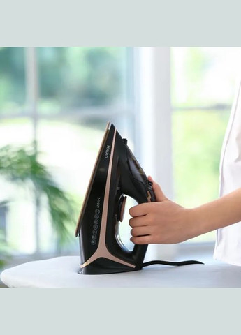 Гладильный хороший утюг MG-131 с керамическим покрытием для глажки одежды Magio (316464712)