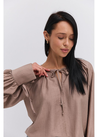 Темно-бежева жіноча блуза з високими манжетами на зав`язках Arjen