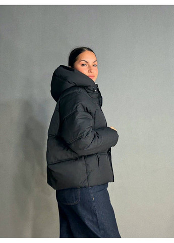 Чорна демісезонна куртка жіноча 8589 середня довжина з капюшоном чорна HAIZIYUAN