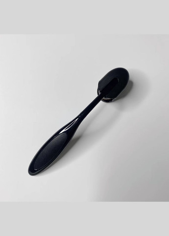 Овальна щіточка для тонального засобу з захисним ковпачком No Brand (307252357)