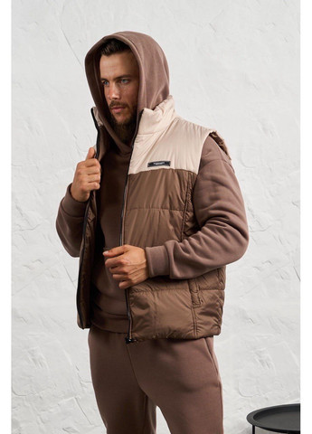 Кофейный демисезонный костюм 2649 тройка худые и брюки трехнитка на флисе, стеганный жилет синтепон 150 Україна