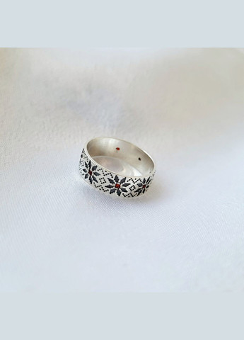 Срібна каблучка Вишиванка із Червоним Камінням розмір срібло 925 проби чорнене 4670ч 2.60г No Brand (306742904)