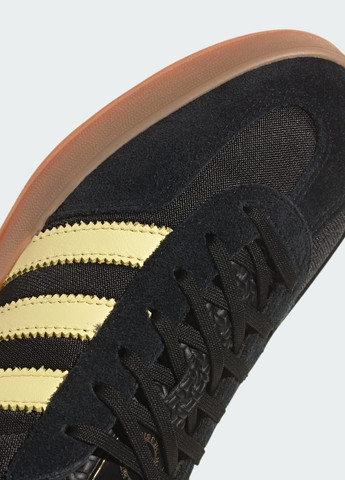 Чорні всесезон кросівки gazelle indoor adidas