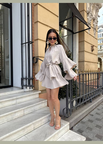 Бежевое кэжуал платье мини свободного кроя с воланами на рукавах MonCher