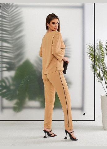 Стильний універсальний костюм зі смужкою No Brand (325403399)