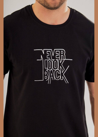 Чорна футболка чоловіча never look back з коротким рукавом No Brand