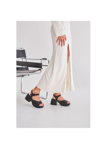 Босоніжки на пряжці Натуральна шкіра/Масивна підошва Black р. (35205ch) Vm-Villomi (329186939)