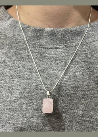 Підвіска з натуральним каменем Рожевий кварц - кулон в формі "міні блок" на ланцюжку срібло в подарунковій коробочці No Brand (331291730)