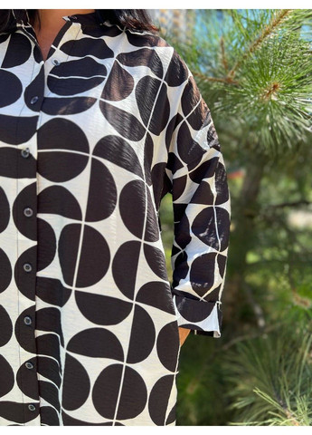 Чорно-білий сукня жіноча indigo blue 1610-0 довге на гудзиках розрізи по боках No Brand з геометричним візерунком