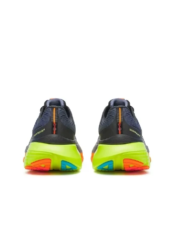 Сірі кросівки чоловічі guide 18 grey s20998-99 Saucony