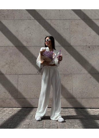 Жіночий костюм з укороченим піджаком і широкими брюками Україна (355803349)