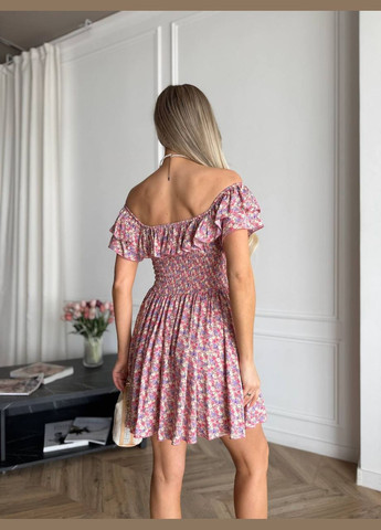 Пудрова літня сукня міні пудрового кольору 33477 кльош Fashion з квітковим принтом