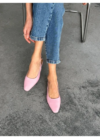 Розовые кожаные босоножки No Brand