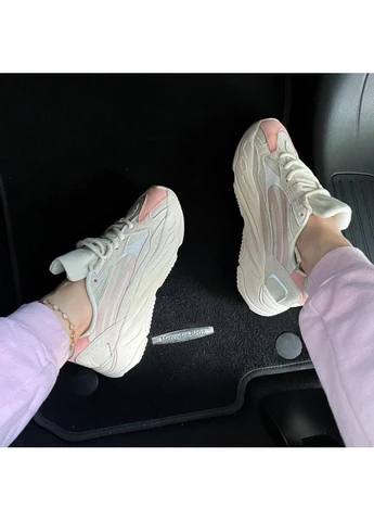 Бежевые летние кроссовки adidas yeezy boost 700 v2 picream адидас изи буст No Brand