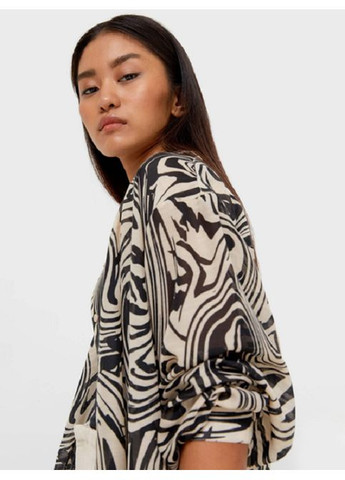 Чёрная блуза свободного кроя весенне-летняя Stradivarius