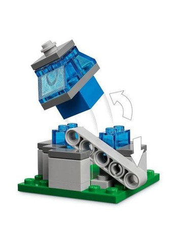 Конструктор Minecraft Нападение на деревню с воздушным шаром Гаст, 555 деталей, от 10 лет (21273) Lego (369939990)