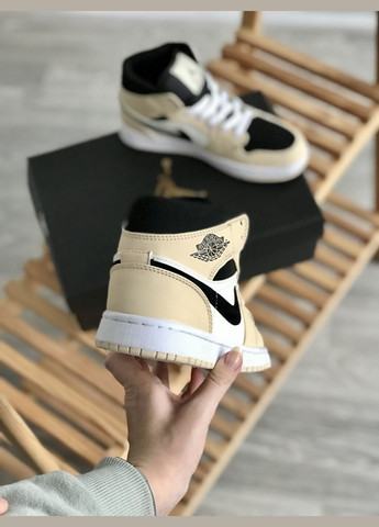 Кросівки жіночі і чоловічі Nike Air Jordan Retro 1 beige | Найк Аір Джордан Ретро 1 бежеві No Brand бежеві всесезони (307288667)