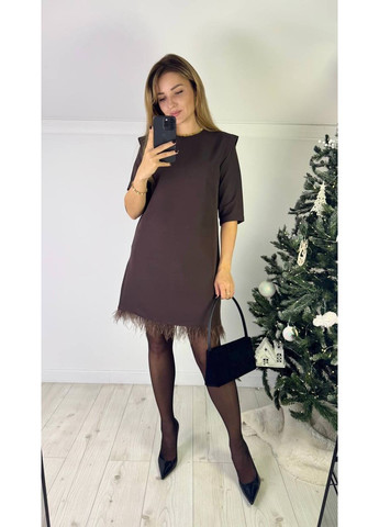Темно-коричневое платье 495 костюмный креп, свободного кроя, сзади на пуговицах, рукав 3/4 Україна