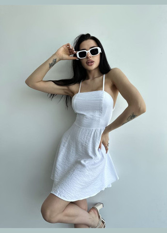 Белое повседневный платье женское с открытой спиной Гермес однотонное