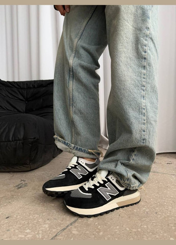 Чорні всесезонні кросівки Vakko