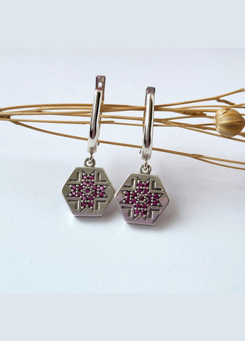 Серебряные серёжки серьги Вышиванка с Малиновыми камнями черненное серебро 925 пробы 82152рб 5.28г No Brand (306741678)