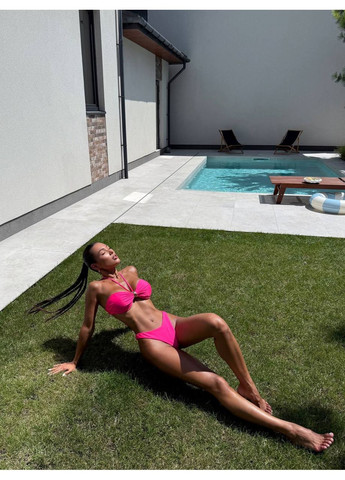 Рожевий літній розкішний купальник з золотистою фурнітурою роздільний Vakko