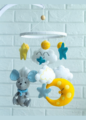 Дитячий мобіль на ліжечко для немовлят ручної роботи WooolyWool «Мишеня» No Brand (342757945)