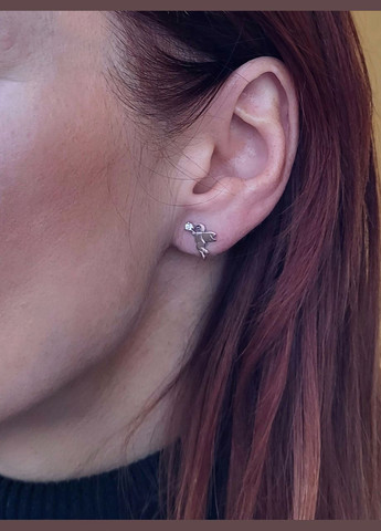 Срібні сережки гвоздики Янголятко з Білим каменем срібло 925 проби Родоване 5428р 1.40г No Brand (306741757)